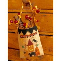 Homespun Elegance - Punkin Pocket