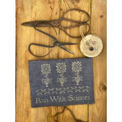 Stacy Nash Primitives - Run With Scissors Sewing Pouch Pattern