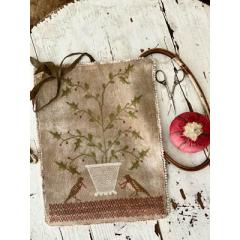 Stacy Nash Primitives - Holly Basket Sewing Roll Pattern