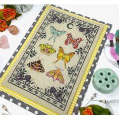 Tiny Modernist - Moths & The Moon (Stickvorlage)