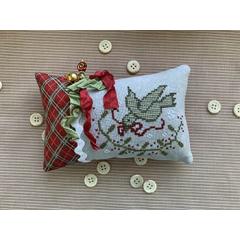 Stitches By Ethel - Holly Bird Ornament - Ausverkauf