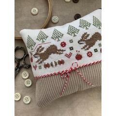 Stitches By Ethel - Running With Needle & Thread (Stickvorlage)