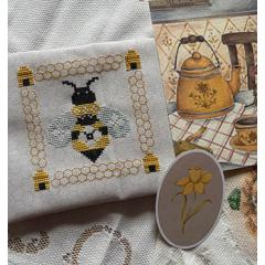 Darling & Whimsy Designs - Bumblebee - Wild Whimsy (Stickvorlage)