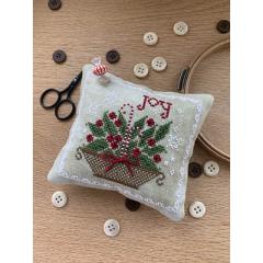 Holly Basket Pinkeep - Stitches By Ethel (Stickvorlage)