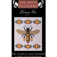 The Artsy Housewife - Honey Bee
