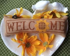 Stickvorlage Needle Bling Designs - Wee Welcome - August Sunflower