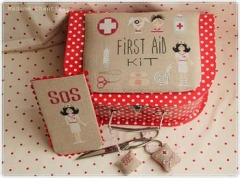 Stickvorlage Madame Chantilly - First Aid Kit