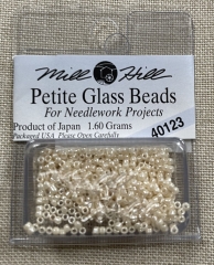 Mill Hill Seed-Petite Beads 40123 Cream Ø 1,5 mm