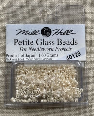 Mill Hill Seed-Petite Beads - 40123 Cream Ø 1,5 mm