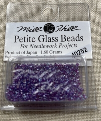 Mill Hill Seed-Petite Beads 40252 Iris Ø 1,5 mm