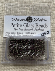 Mill Hill Seed-Petite Beads 42037 Velvet Ø 1,5 mm