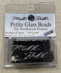 Mill Hill Seed-Petite Beads 42038 Matte Chocolate Ø 1,5 mm