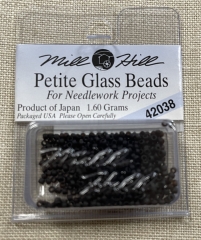 Mill Hill Seed-Petite Beads - 42038 Matte Chocolate Ø 1,5 mm