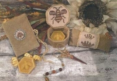 Stickvorlage Mani Di Donna - Queen Bee Sewing Set