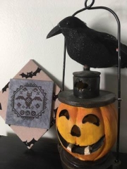 Stickvorlage Darling & Whimsy Designs - Quirky Quaker - Bat