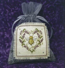 Stickvorlage The Bee Cottage - Lavender Bee Sachet