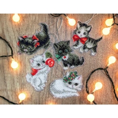 Stickpackung Leti Stitch - Christmas Kittens Toys 8x8 cm