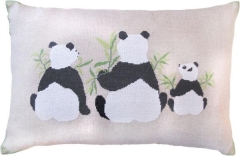 Fremme Stickpackung - Kissen Pandabären 40x65 cm